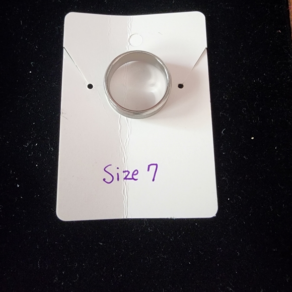 Silver ring - Picture 2 of 3